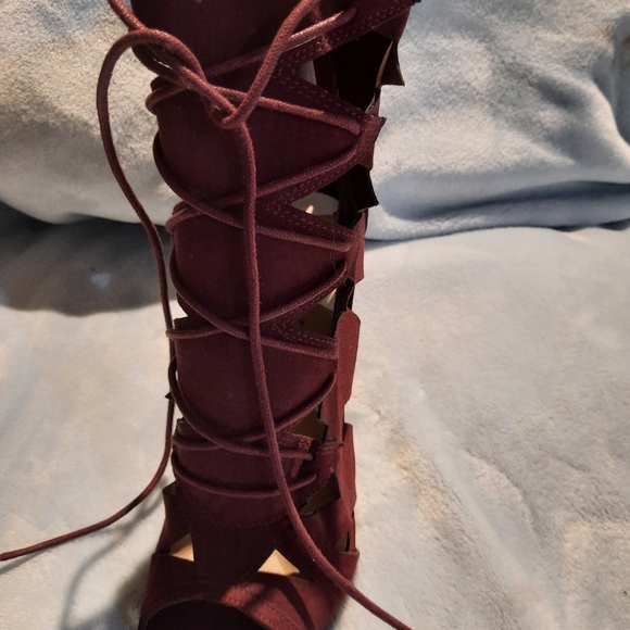 Mauve bootie style heels - Picture 4 of 4